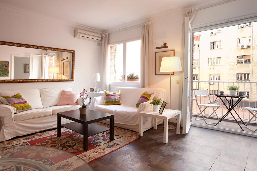 Letsgo Camp Nou Apartment Барселона Екстериор снимка