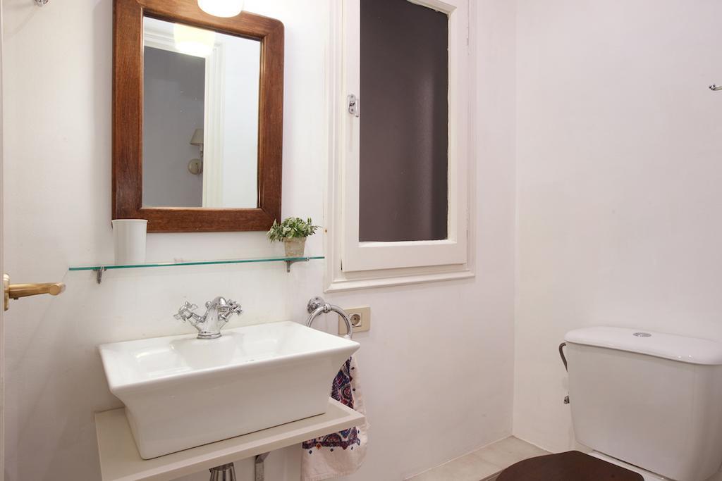 Letsgo Camp Nou Apartment Барселона Екстериор снимка