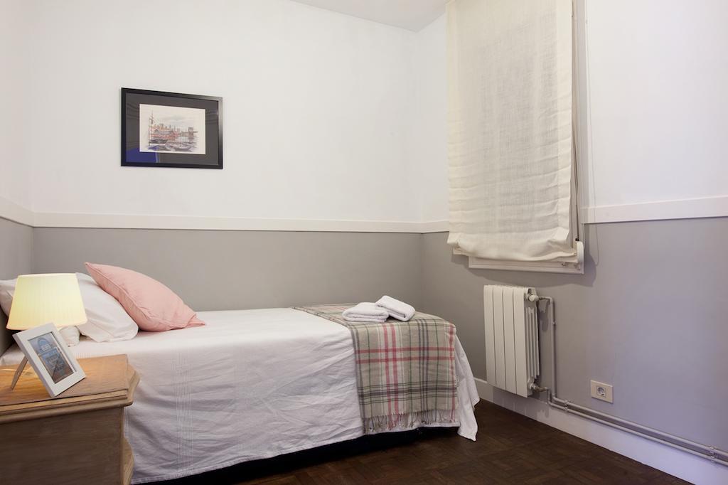 Letsgo Camp Nou Apartment Барселона Екстериор снимка