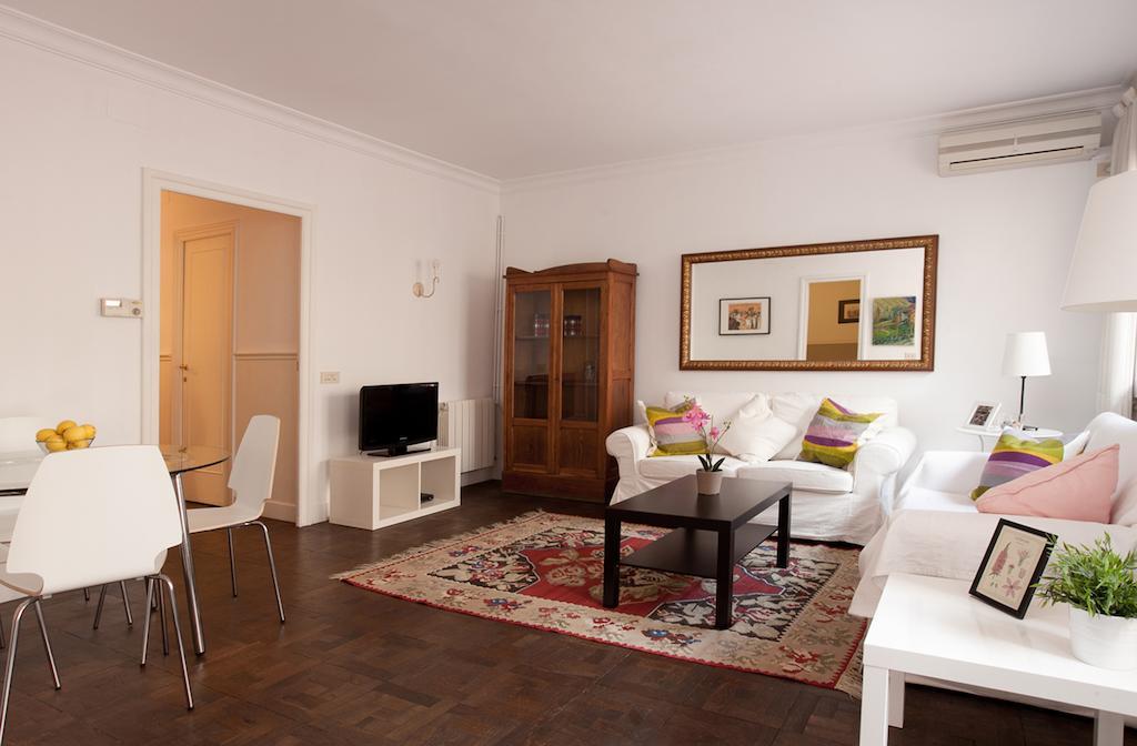 Letsgo Camp Nou Apartment Барселона Екстериор снимка