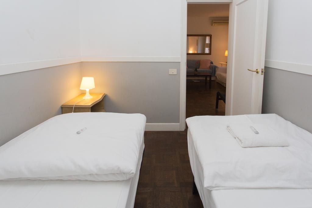 Letsgo Camp Nou Apartment Барселона Екстериор снимка