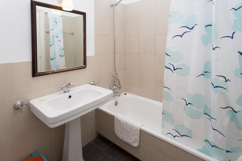 Letsgo Camp Nou Apartment Барселона Екстериор снимка