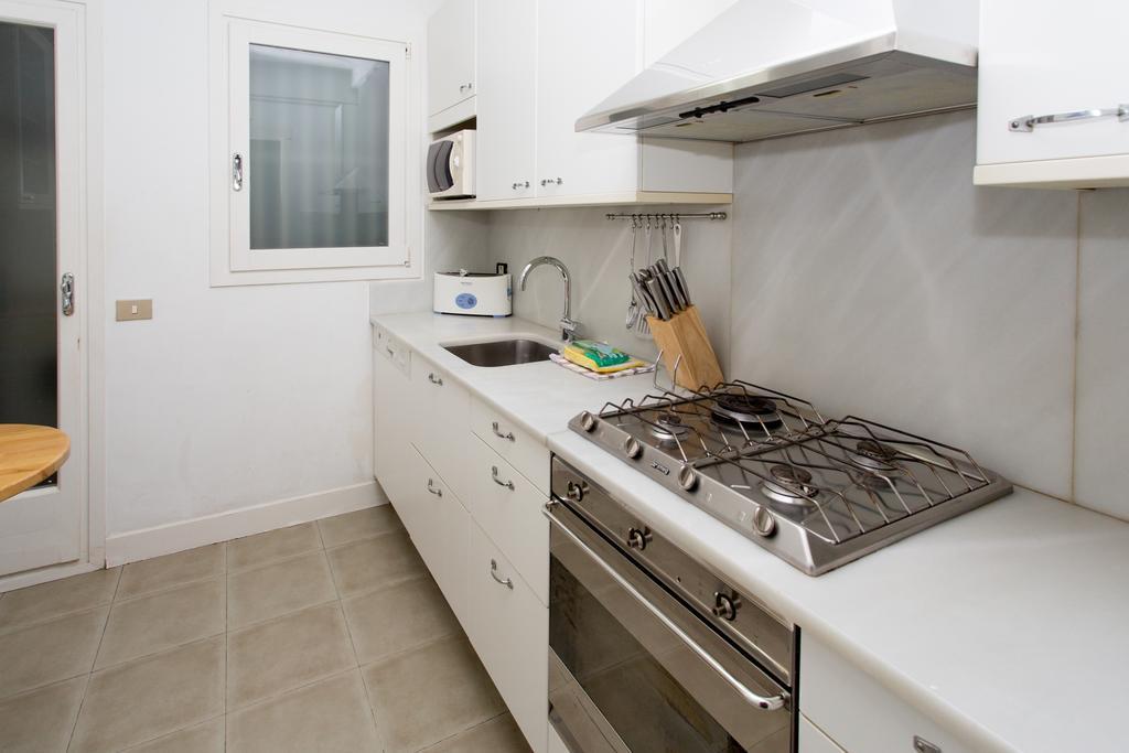 Letsgo Camp Nou Apartment Барселона Екстериор снимка