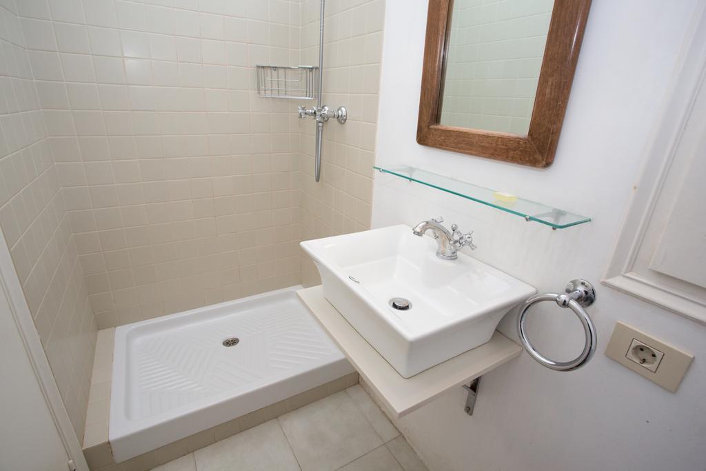 Letsgo Camp Nou Apartment Барселона Екстериор снимка