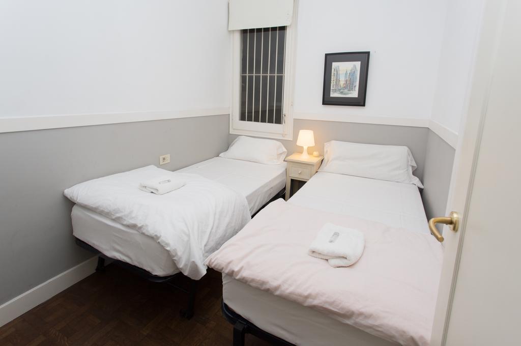 Letsgo Camp Nou Apartment Барселона Екстериор снимка